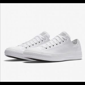 Converse triple white low tops